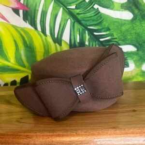 Vintage Sylvia New York Doeskin 100% Wool Felt Mocha Brown Rhinestone Bow Hat